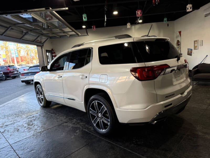 2018 GMC Acadia Denali