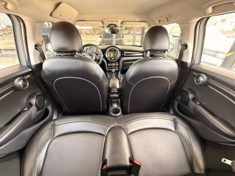 2017 MINI Hardtop 4 Door Cooper
