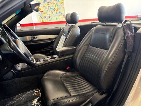 2004 Ford Thunderbird Deluxe