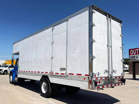 2017 Freightliner M2 106