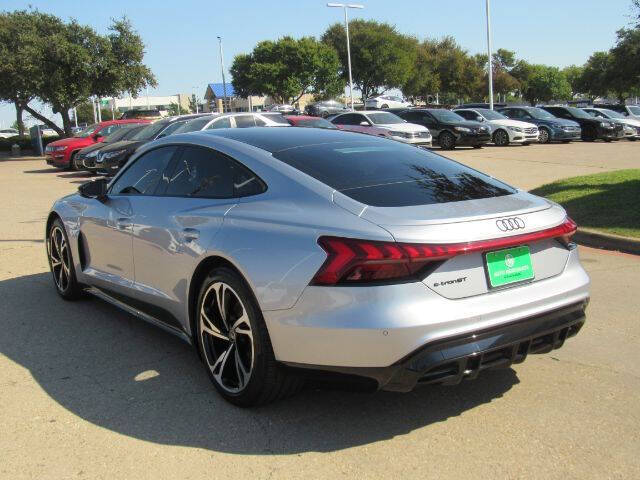 2024 Audi e-tron GT quattro Premium Plus