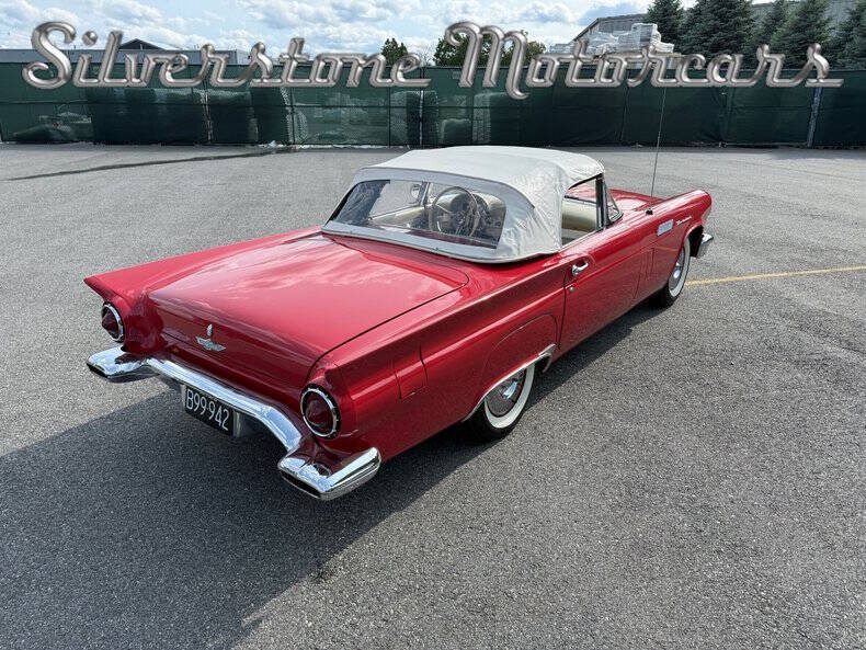 1957 Ford Thunderbird