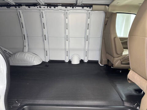 2025 Chevrolet Express 2500