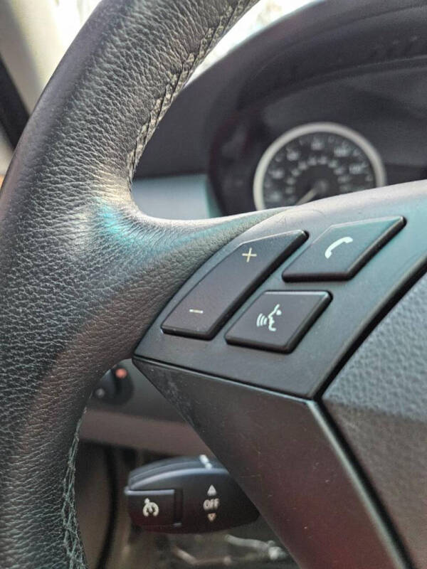 2004 BMW 5 Series 525i