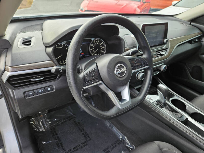 2023 Nissan Altima 2.5 SV