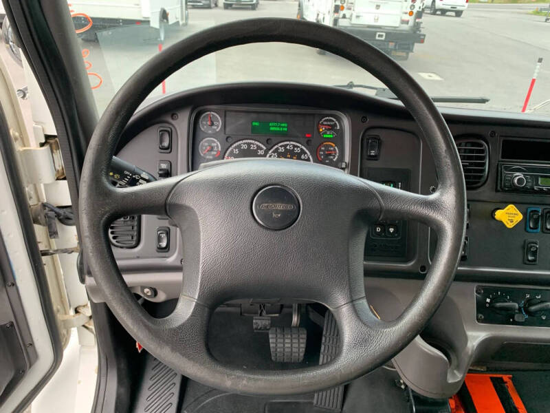 2016 Freightliner M2 106