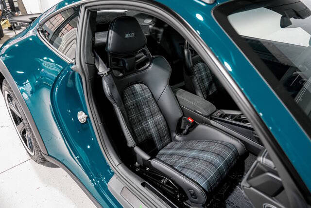 2024 Porsche 911 Dakar