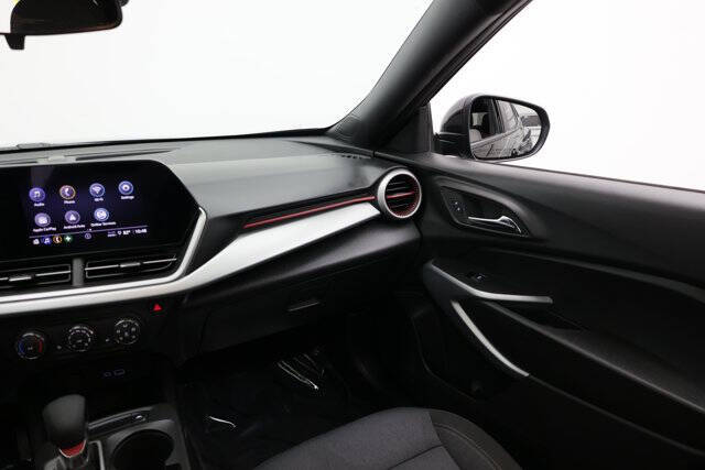 2025 Chevrolet Trax RS