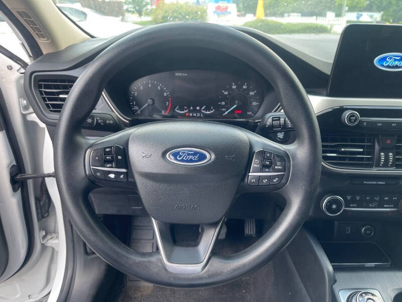2020 Ford Escape SE
