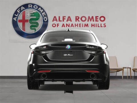 2025 Alfa Romeo Giulia Intensa