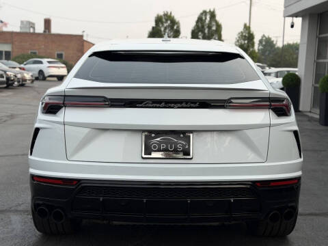 2022 Lamborghini Urus
