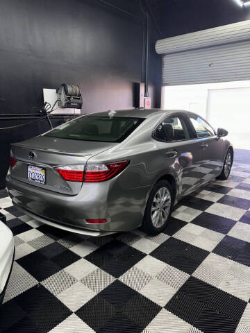 2015 Lexus ES 300h