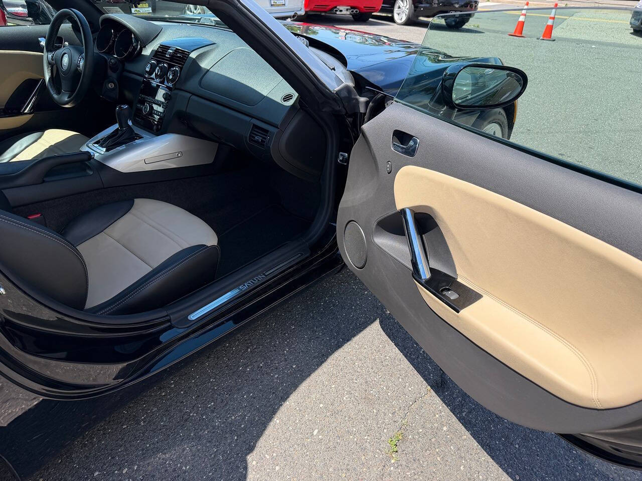 2007 Saturn SKY 11