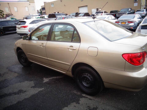 2005 Toyota Corolla LE