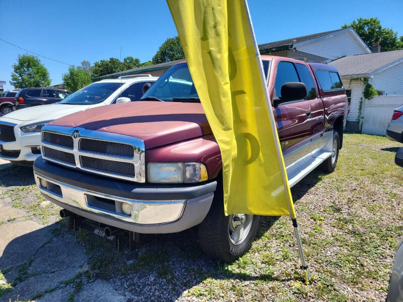 2001 Dodge Ram Pickup SLT photo 4