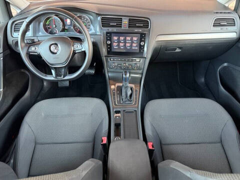 2017 Volkswagen e-Golf SE