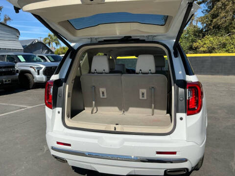 2023 GMC Acadia Denali