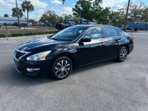 2013 Nissan Altima for sale at Carlando in Lakeland FL