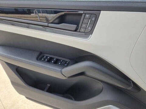 2025 Porsche Cayenne Turbo E-Hybrid