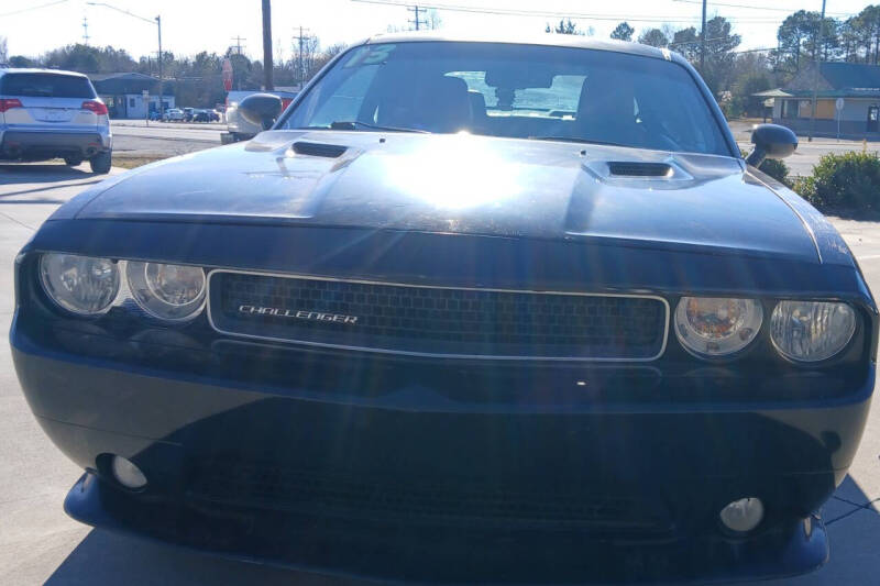 2013 Dodge Challenger SXT's photo