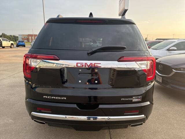 2023 GMC Acadia Denali