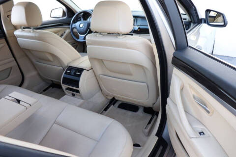 2015 BMW 5 Series 528i