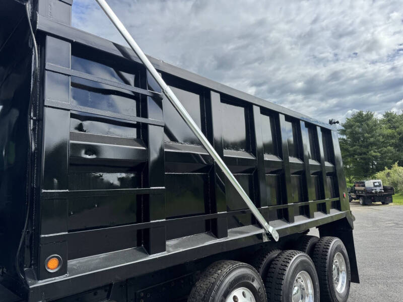 2013 Mack Granite