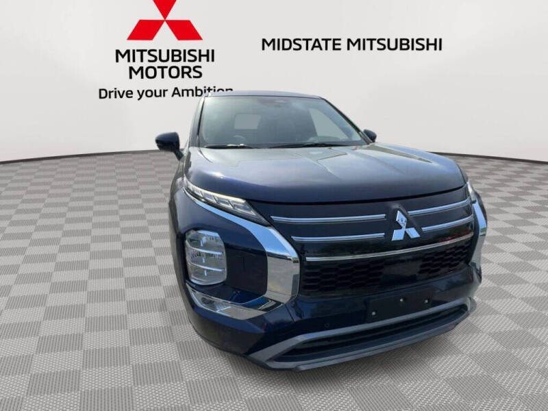 2025 Mitsubishi Outlander SE