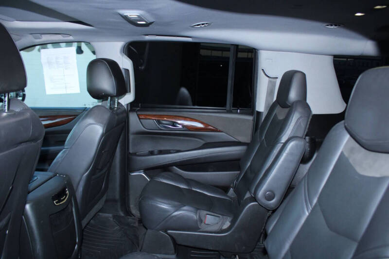 2018 Cadillac Escalade ESV Luxury