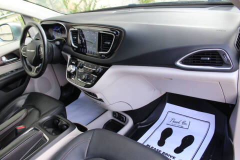 2018 Chrysler Pacifica Touring L Plus