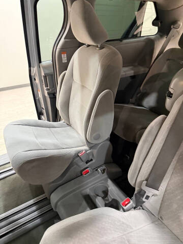 2017 Toyota Sienna LE 8-Passenger