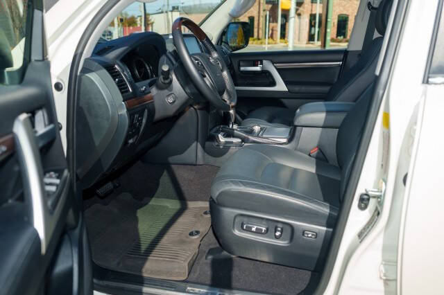 2021 Toyota Land Cruiser