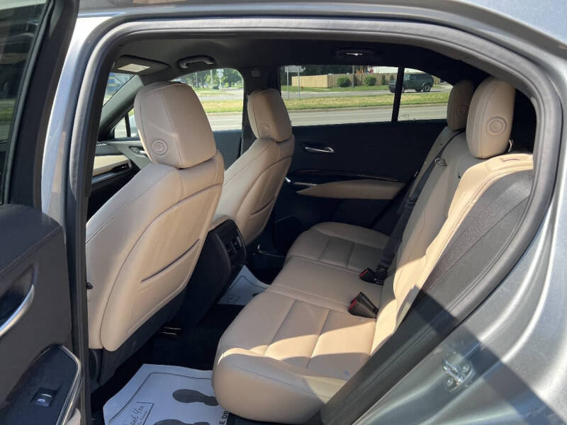 2025 Cadillac XT4 Premium Luxury