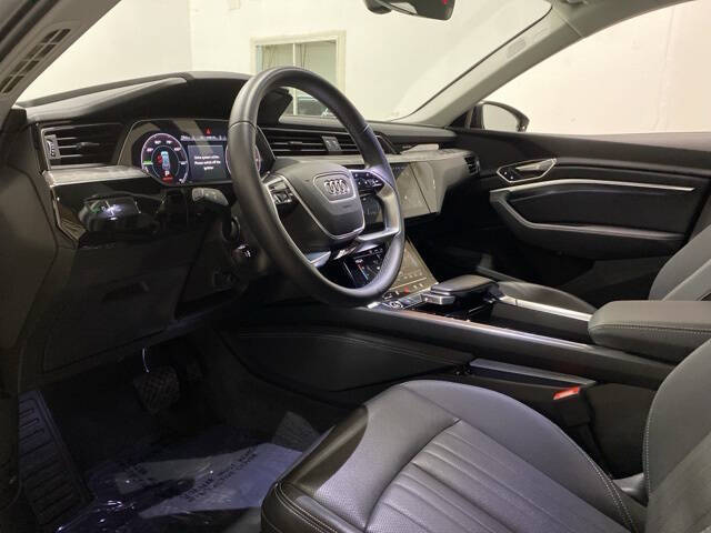 2023 Audi e-tron quattro Premium Plus