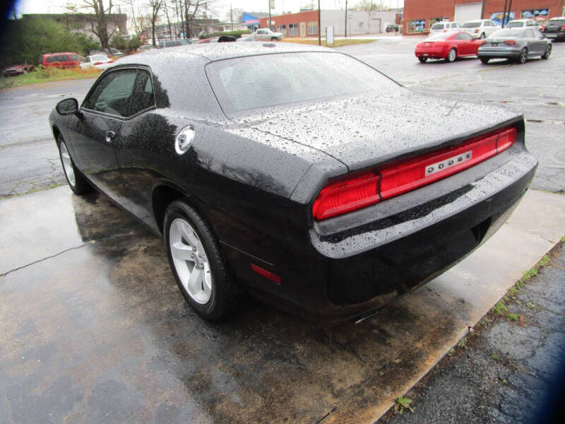 2013 Dodge Challenger SXT
