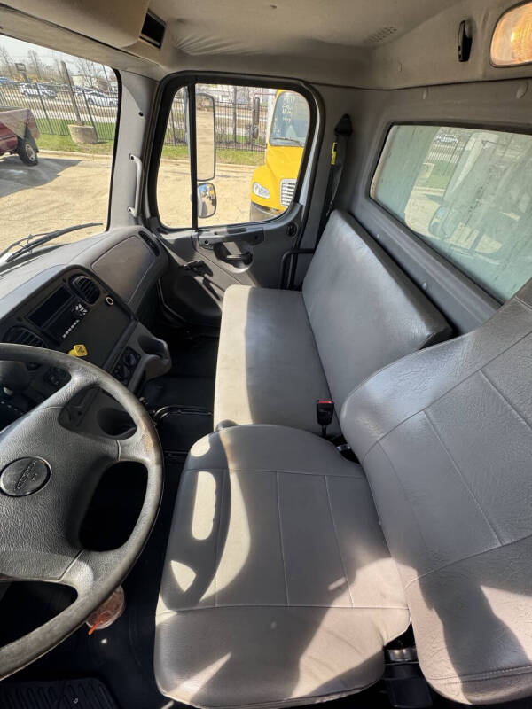 2020 Freightliner M2 106