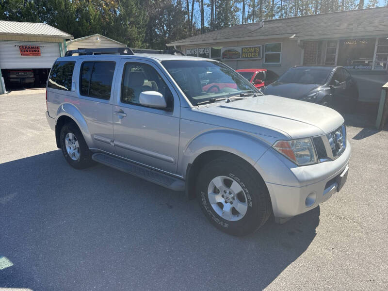2006 Nissan Pathfinder LE