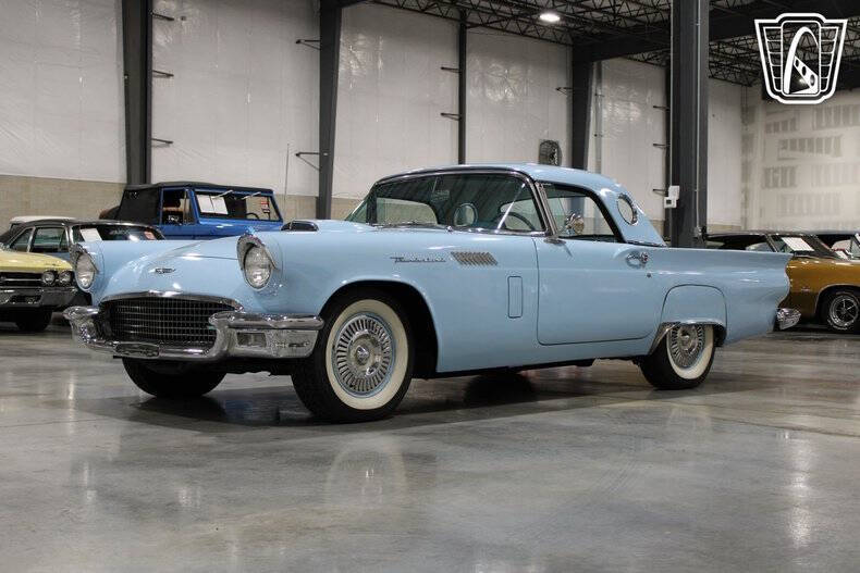1957 Ford Thunderbird