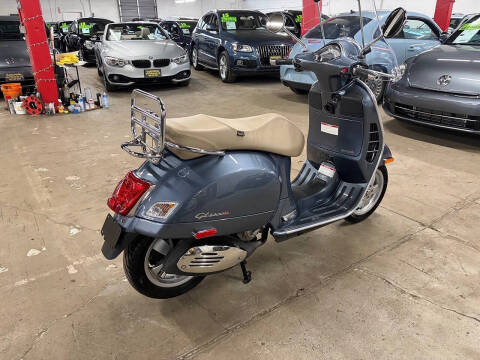 2015 Vespa GTS 300