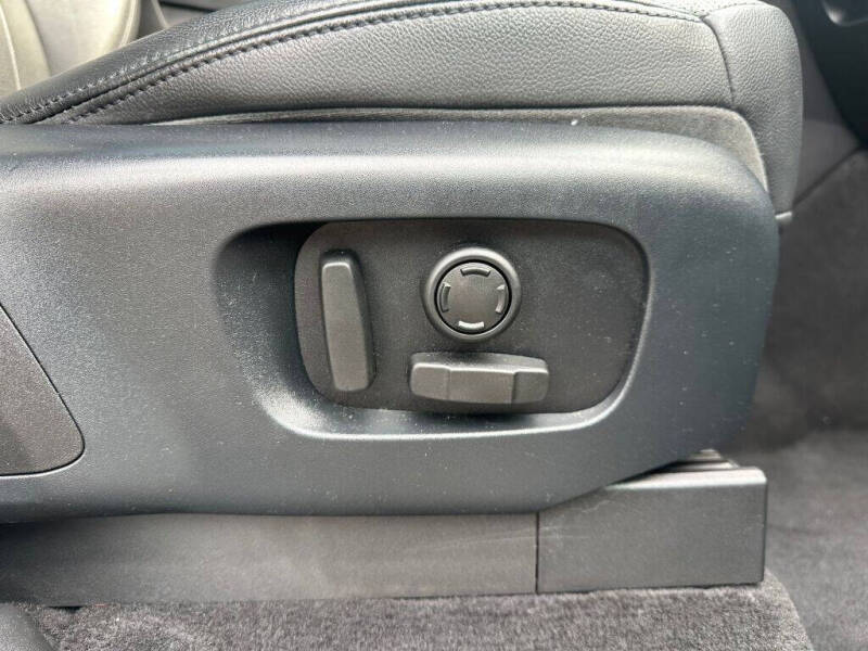 2020 Land Rover Discovery SE