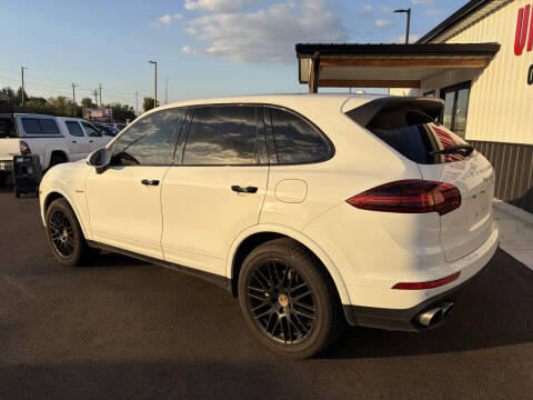 2017 Porsche Cayenne S E-Hybrid Platinum Edition