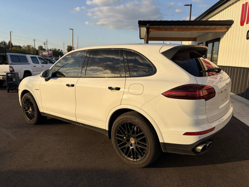 2017 Porsche Cayenne S E-Hybrid Platinum Edition