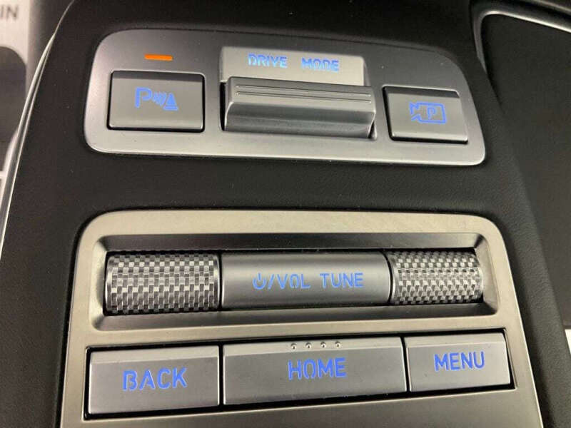 2024 Genesis GV70 2.5T Standard