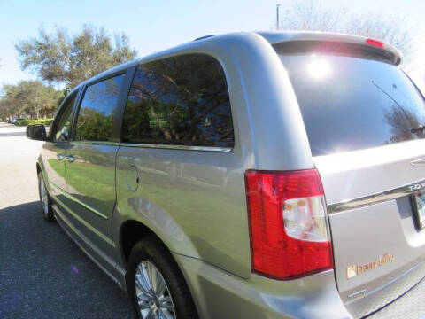 2013 Chrysler Town and Country Limited