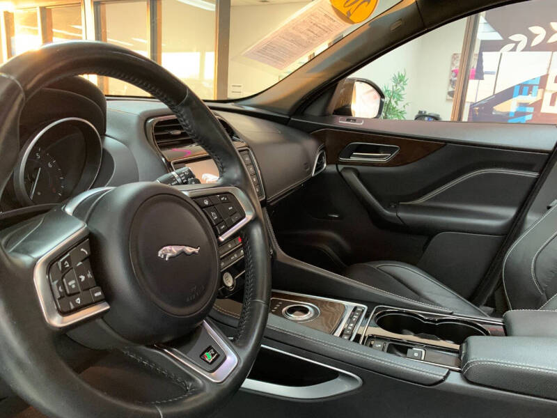 2017 Jaguar F-PACE 35t R-Sport