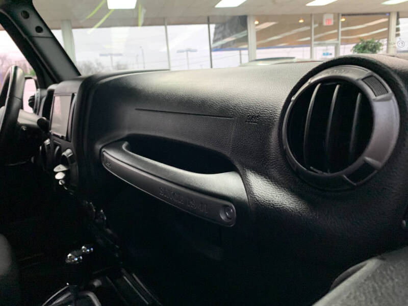 2017 Jeep Wrangler Willys Wheeler