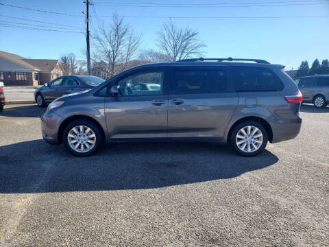 2015 Toyota Sienna LE 7-Passenger