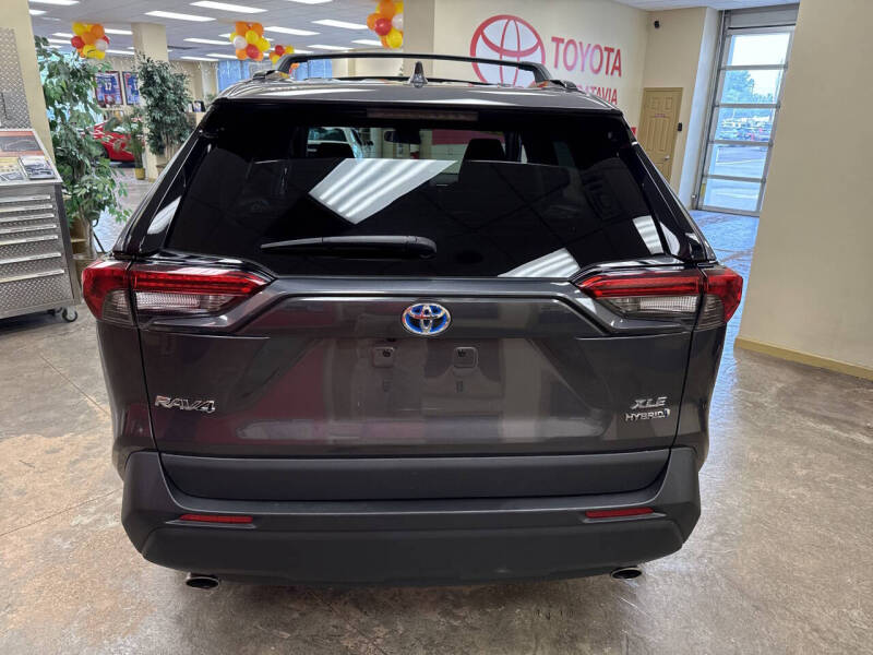 2022 Toyota RAV4 Hybrid XLE