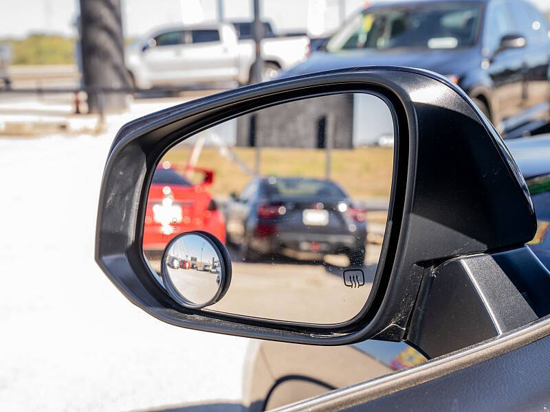 2020 Toyota Highlander LE