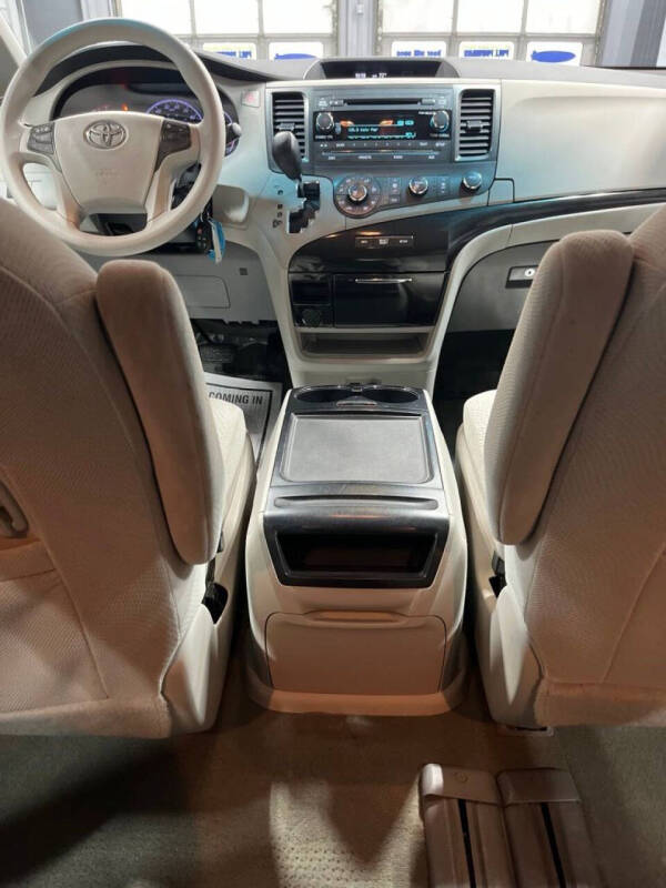 2012 Toyota Sienna